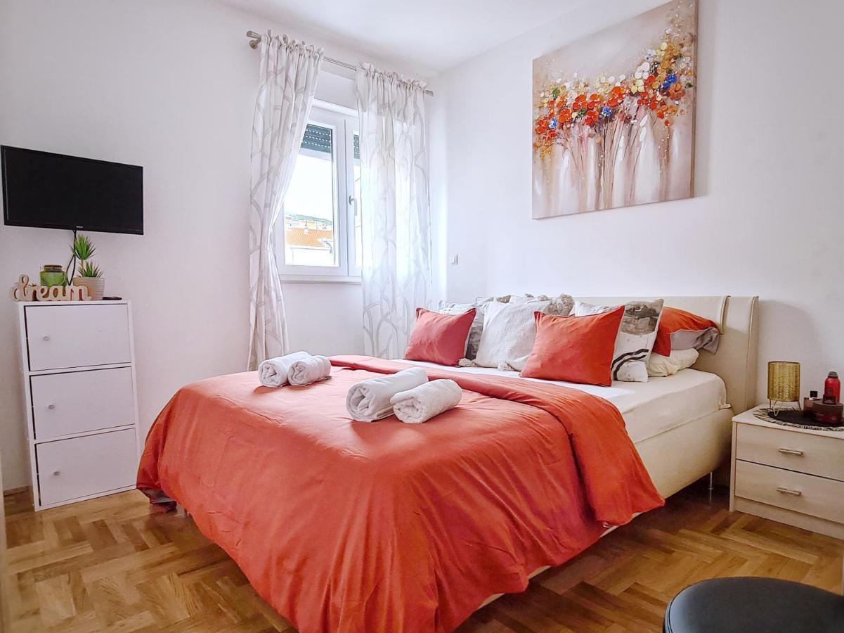 Luxury Apartment Salona Exteriör bild