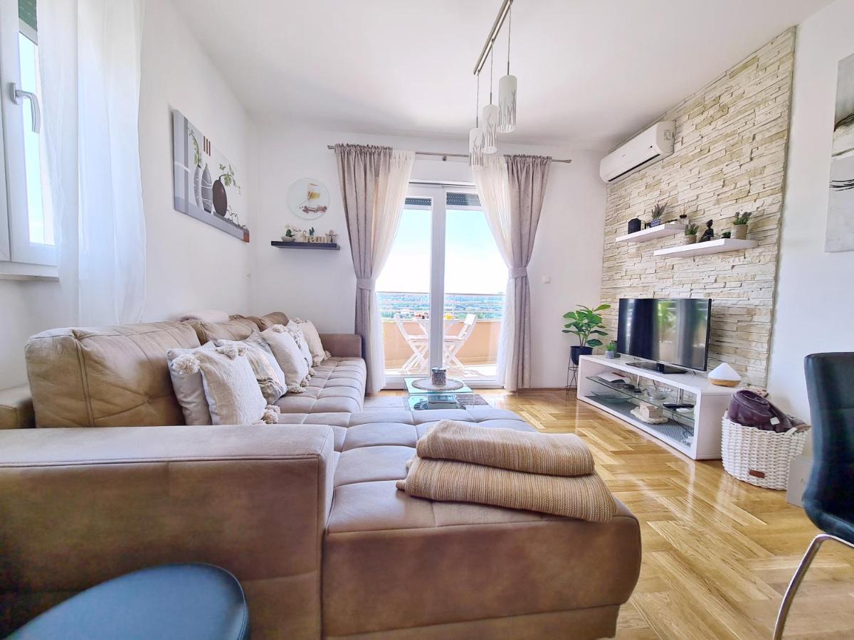 Luxury Apartment Salona Exteriör bild