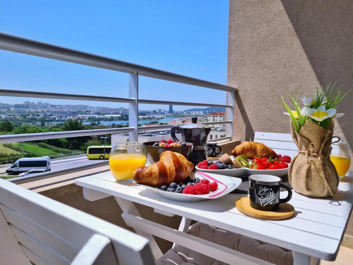Luxury Apartment Salona Exteriör bild